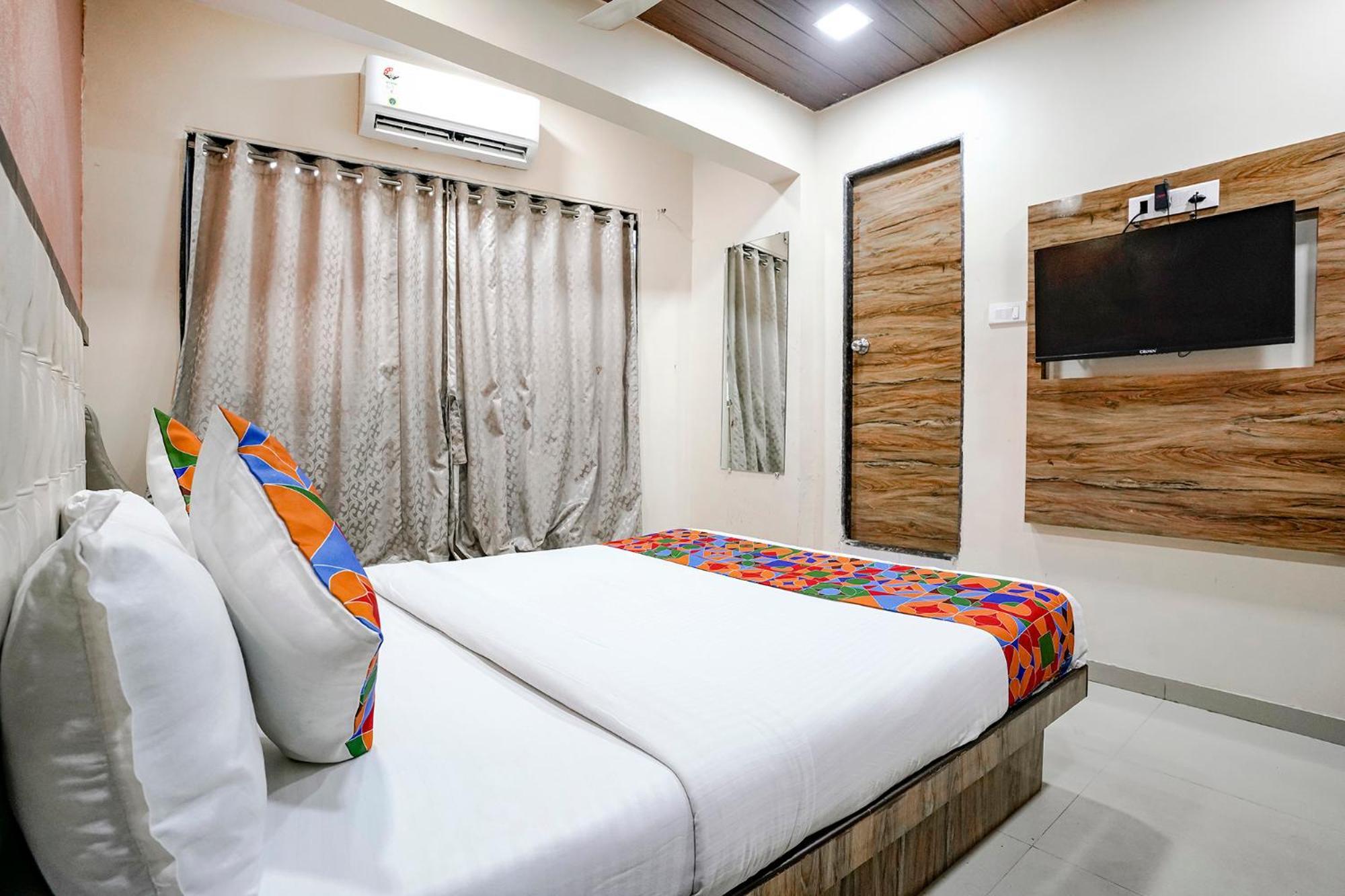 Fabexpress Sarah Gold - Nr Nesco Exhibition Center Hotel Mumbai Luaran gambar